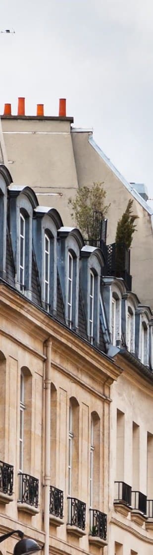 Façades d'immeubles haussmanniens à Paris
